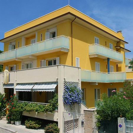 Hotel Vienna Senigallia Kültér fotó