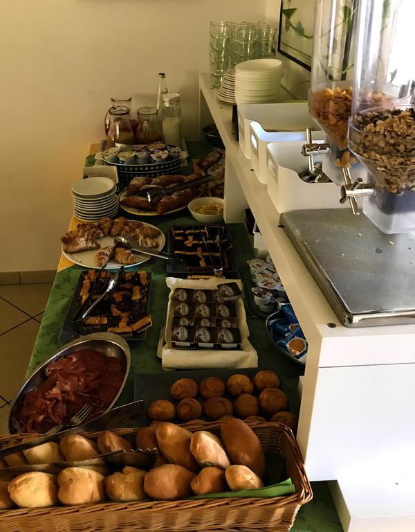 Hotel Vienna Senigallia Kültér fotó
