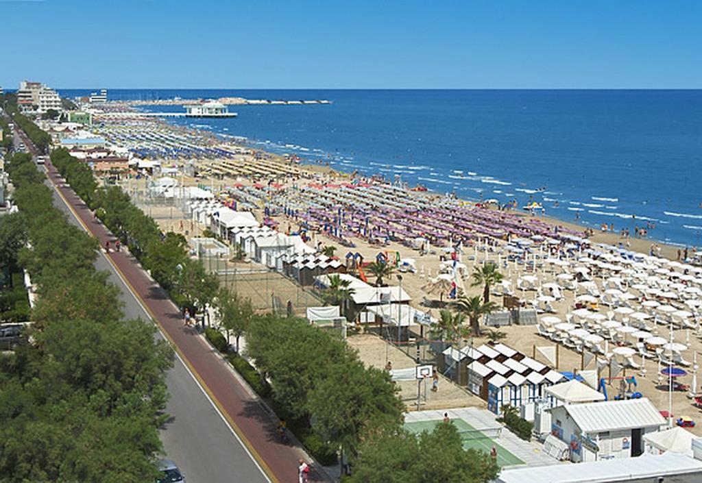 Hotel Vienna Senigallia Kültér fotó