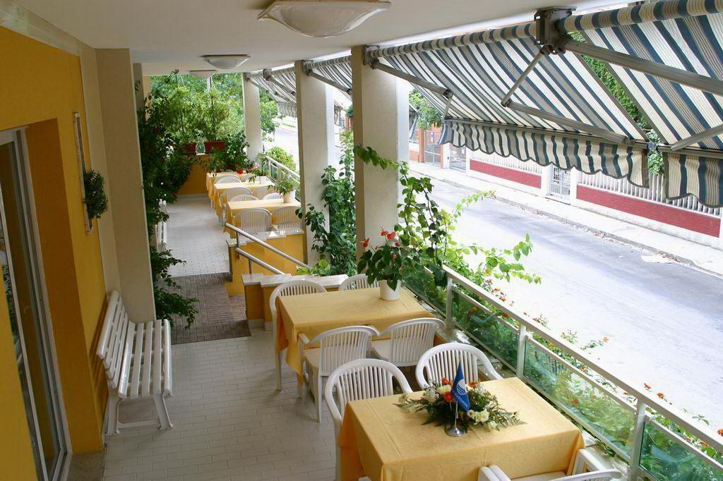 Hotel Vienna Senigallia Kültér fotó