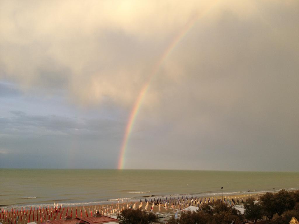 Hotel Vienna Senigallia Kültér fotó